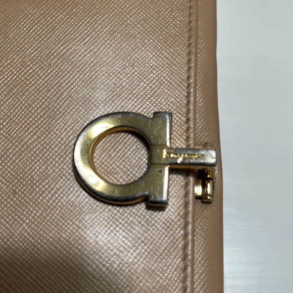 Salvatore Ferragamo Continental Wallet - Picture 5 of 15